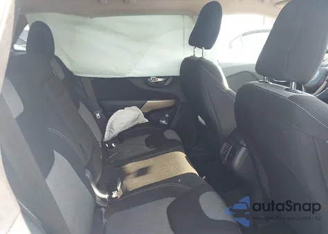 2018 Jeep Cherokee Latitude Fwd from USA, damaged, VIN 1C4PJLCB4JD553657